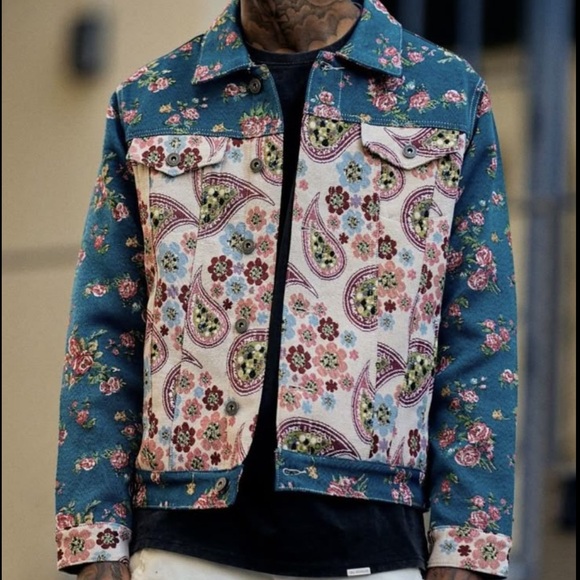Valabasas Other - Valabasas "Picasso" Jacket multicolored paisley and floral design sz M